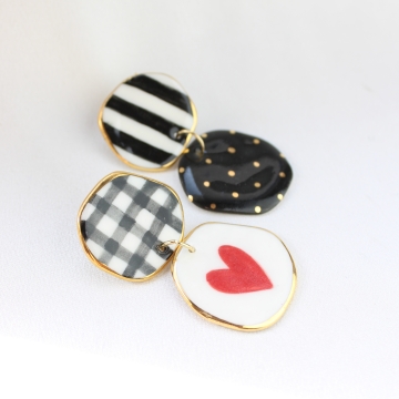 KOLCZYKI  Z PASKAMI I KRATKĄ